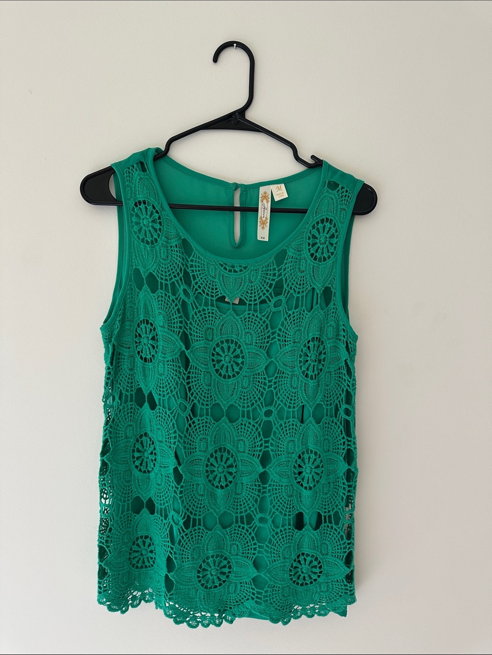 Adiva Emerald Green Crochet Overlay Camisole